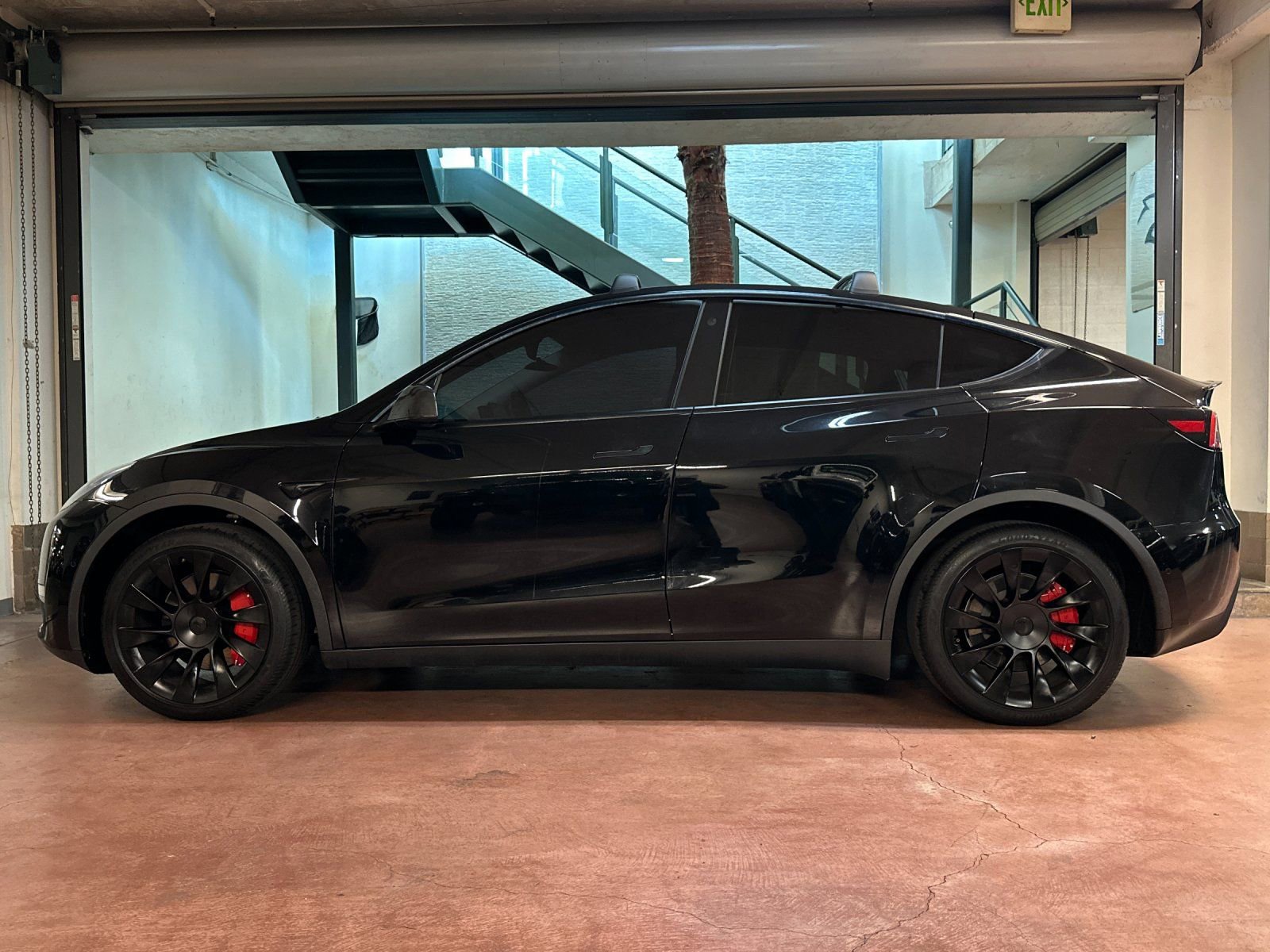 Used 2021 Tesla Model Y Long Range image 2