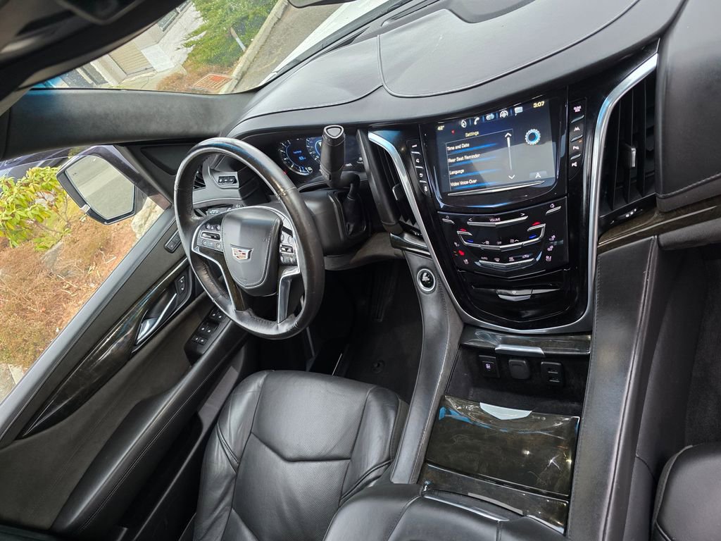Used 2019 Cadillac Escalade ESV Platinum AWD/4WD image 10