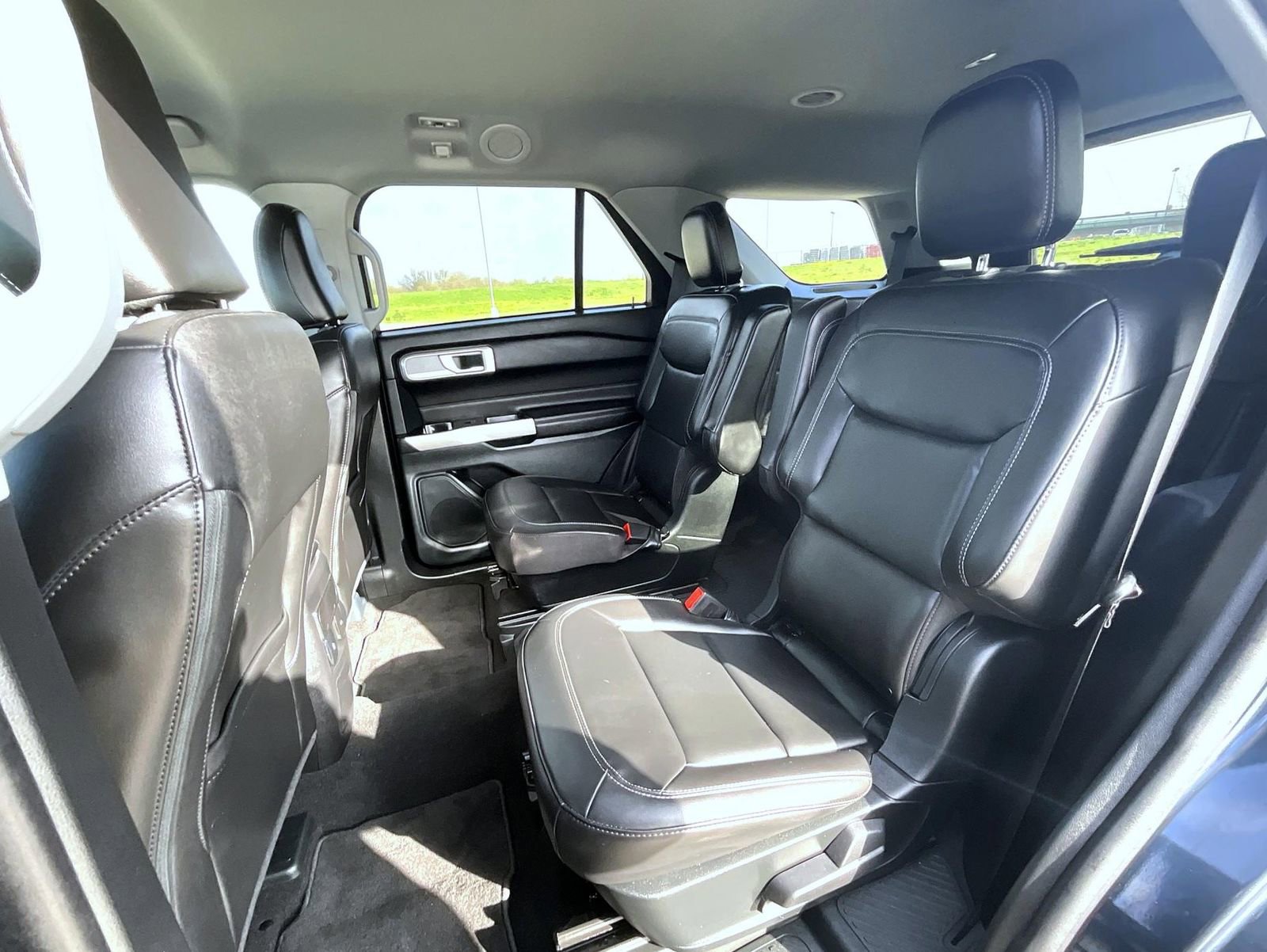 Used 2024 Ford Explorer XLT w/ Equipment Group 202A AWD/4WD image 22