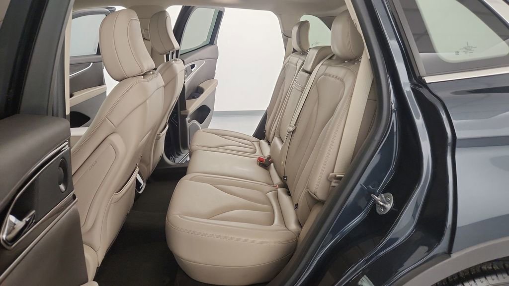 Used 2023 Lincoln Nautilus Reserve w/ Equipment Group 201A image 31