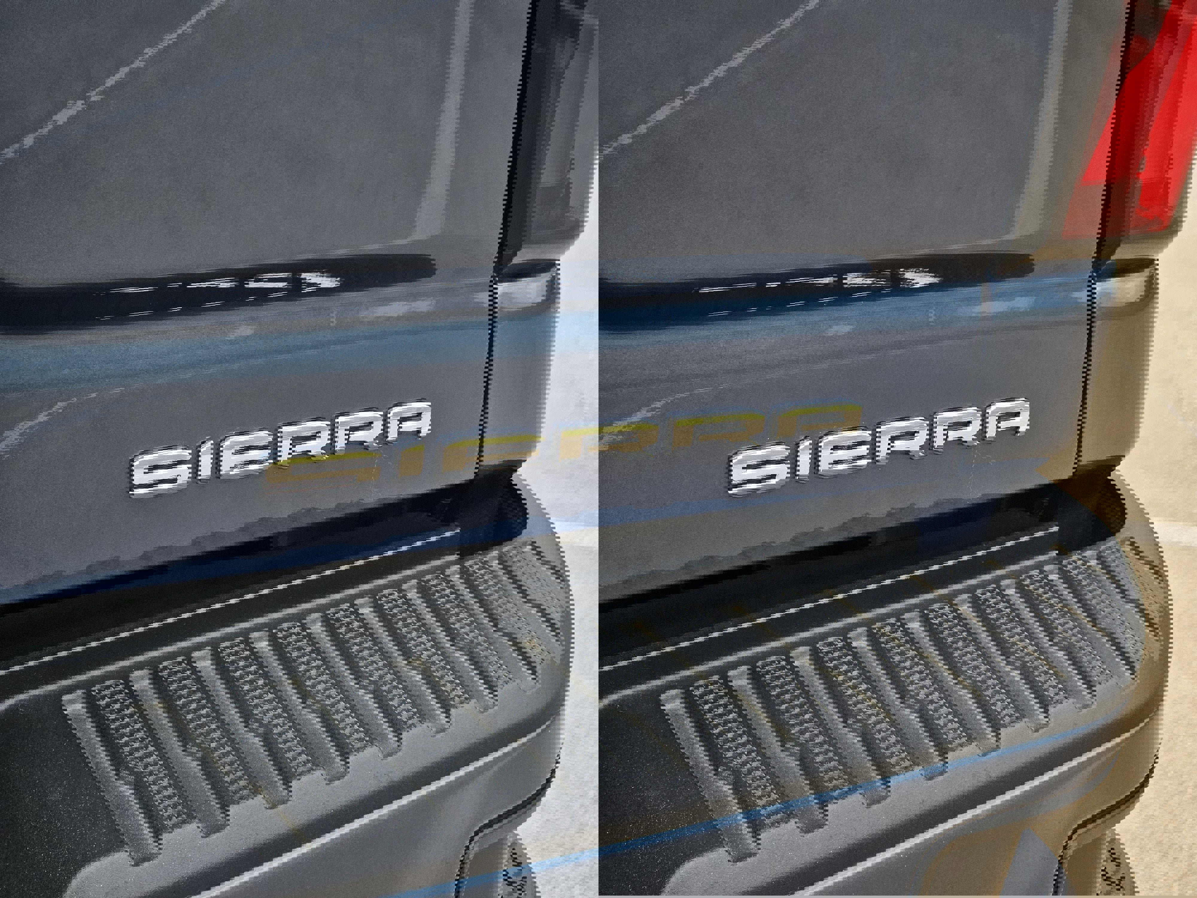 Used 2024 GMC Sierra 2500 Denali w/ Technology Package AWD/4WD image 7