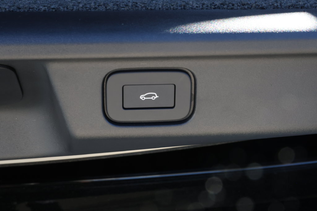 New 2027 Land Rover Range Rover Long Wheelbase SE AWD/4WD image 8