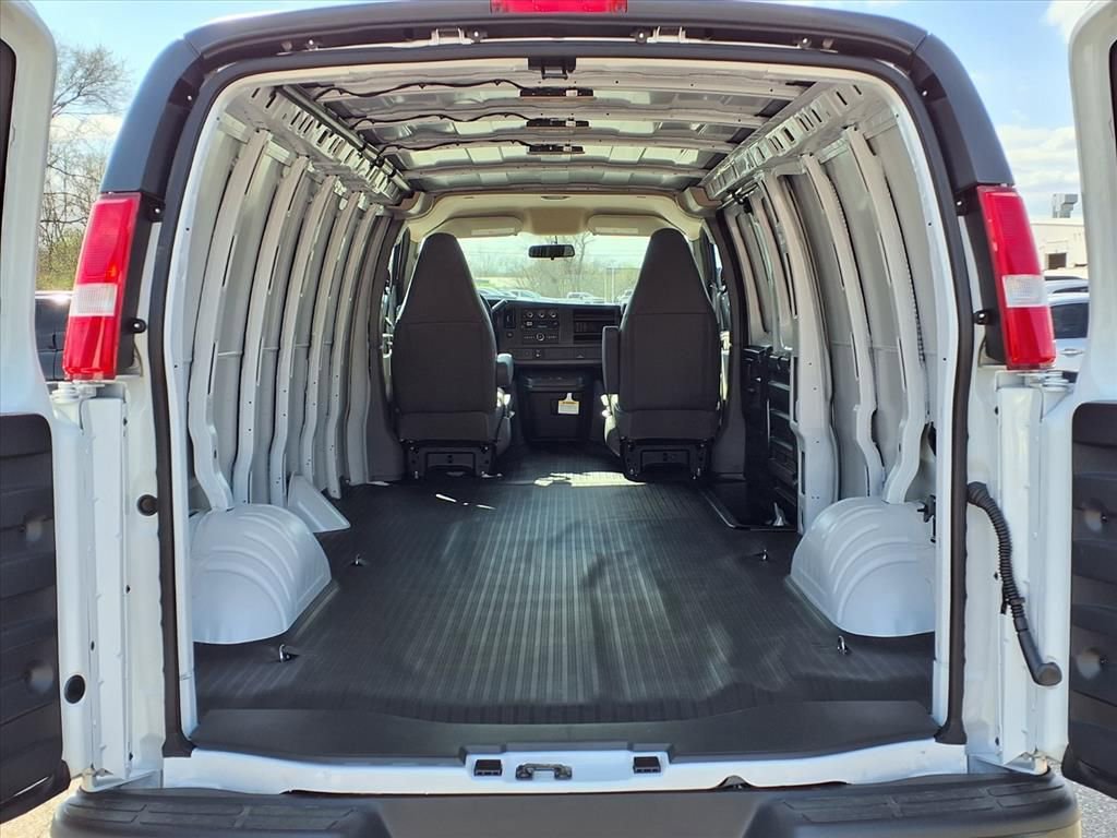 New 2026 Chevrolet Express 2500 Extended w/ Driver Convenience Package image 8