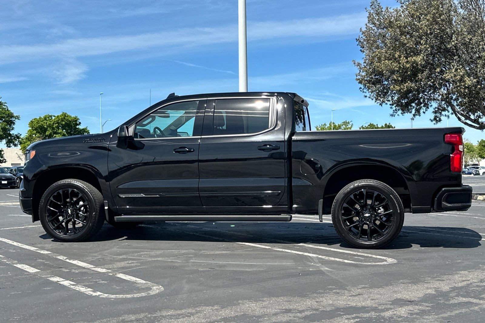 Certified 2025 Chevrolet Silverado 1500 High Country w/ Midnight Edition image 7
