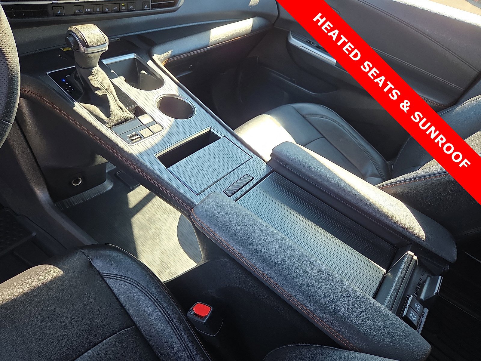 Used 2023 Toyota Sienna XSE w/ XSE Plus Package image 25