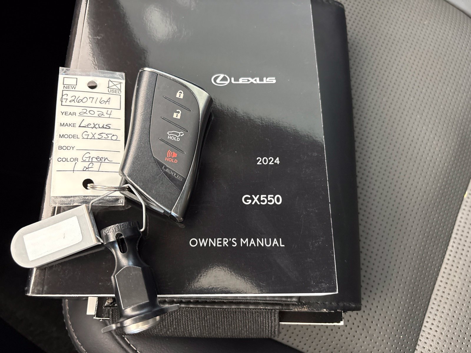 Used 2024 Lexus GX 550 w/ Accessory Package (2T) AWD/4WD image 41