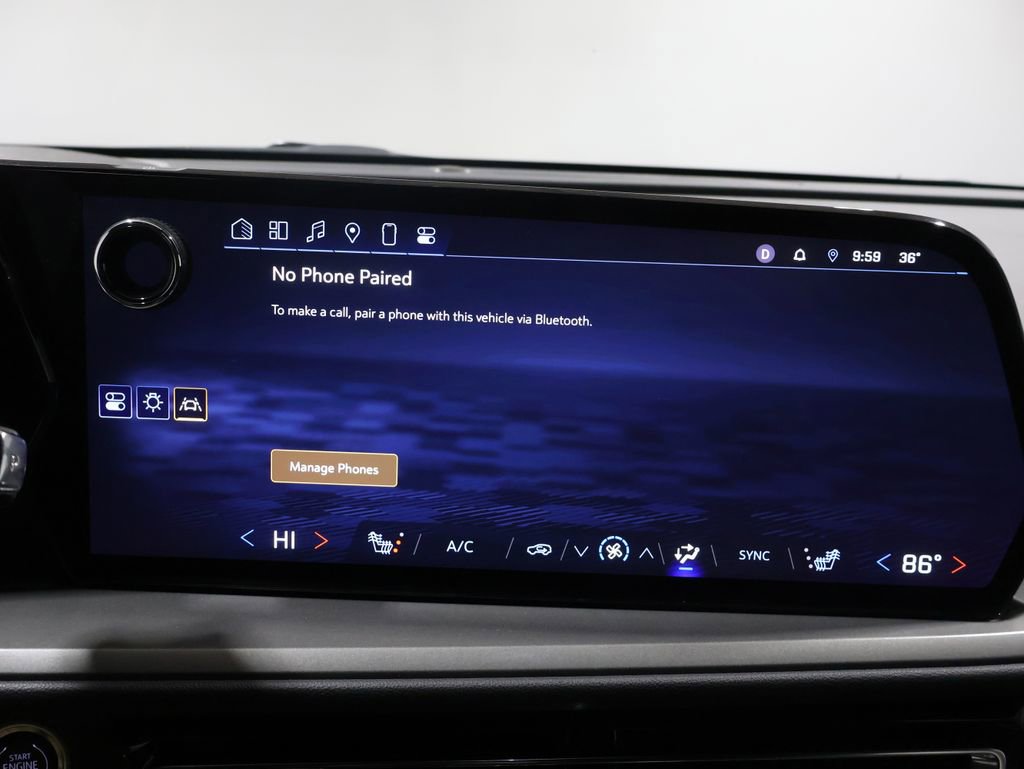 Used 2024 Chevrolet Traverse LT image 26