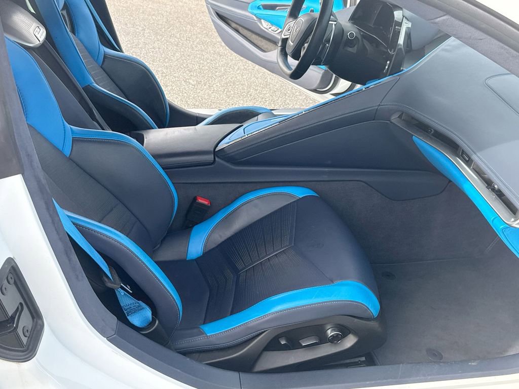 Used 2022 Chevrolet Corvette Stingray Premium Cpe w/ Z51 Performance Package image 32