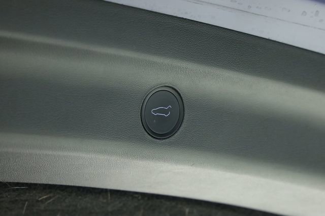 Used 2022 Tesla Model Y Performance image 32