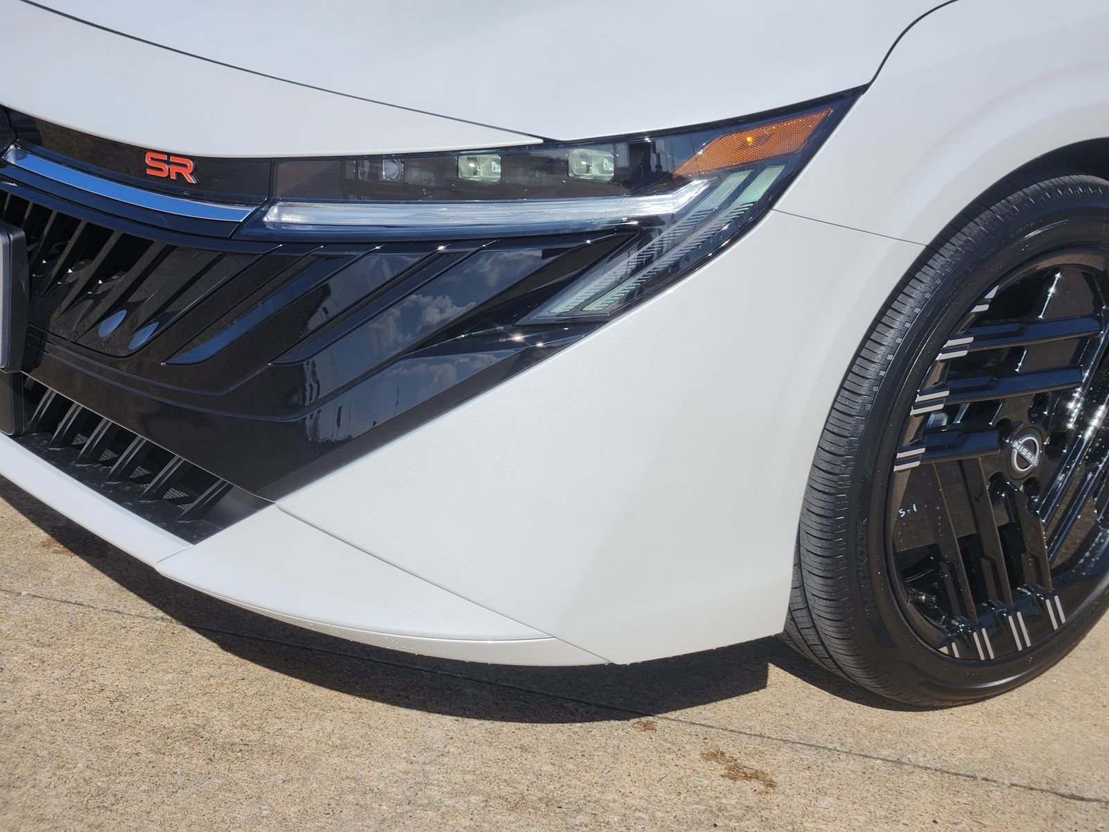 New 2026 Nissan Sentra SR w/ SR Premium Package FWD image 9
