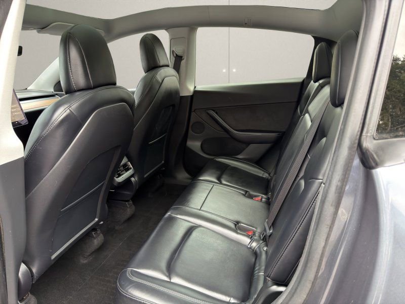 Used 2020 Tesla Model Y Long Range image 10