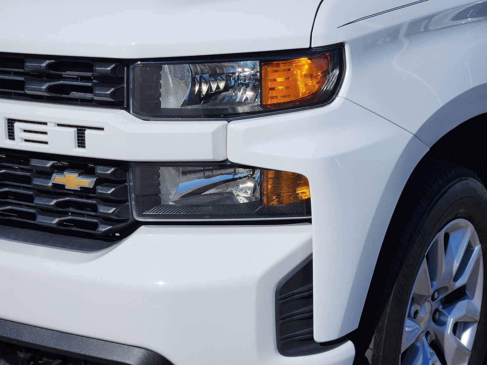 Used 2020 Chevrolet Silverado 1500 Custom w/ Custom Value Package image 11