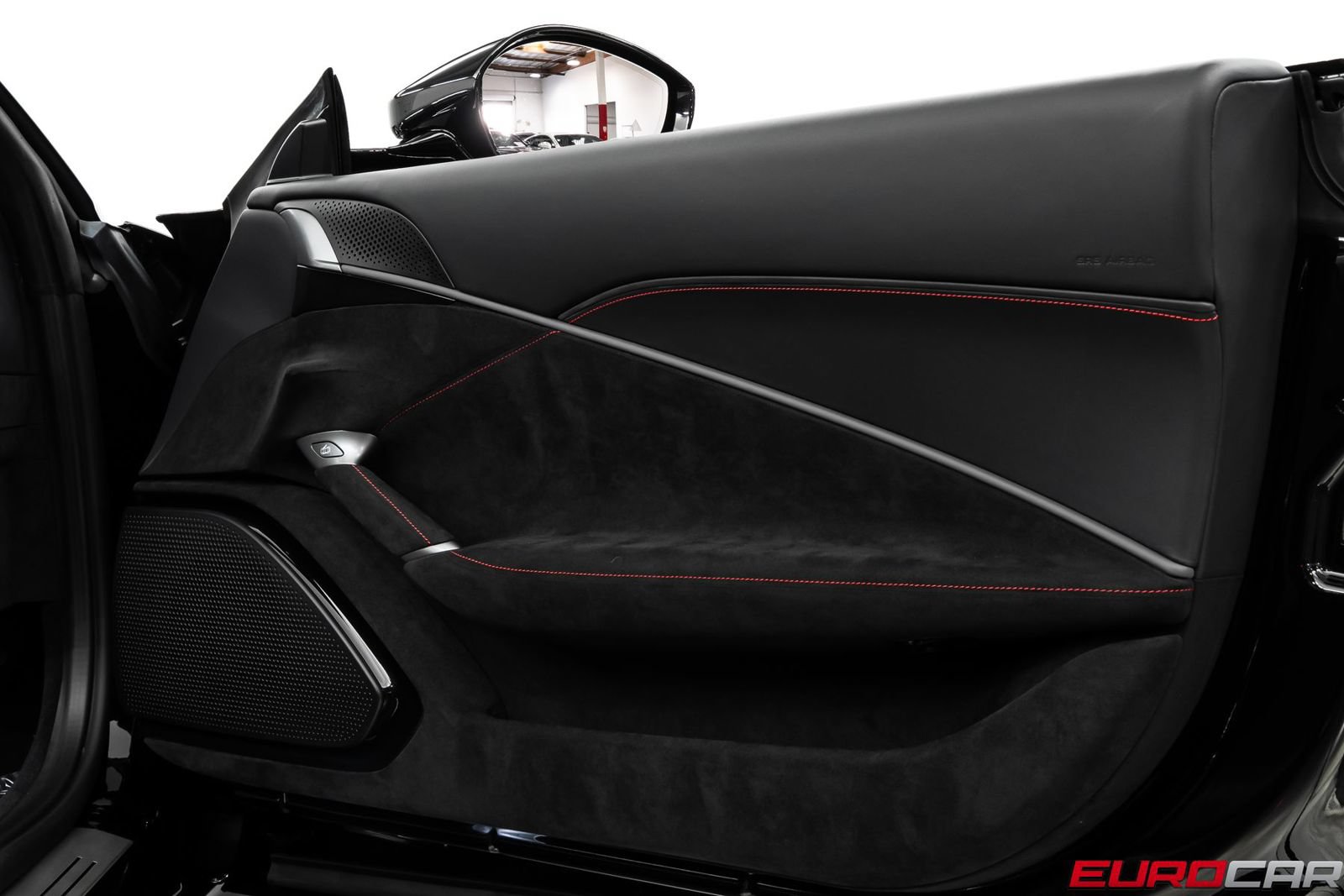 Used 2026 Ferrari Roma Spider RWD image 28