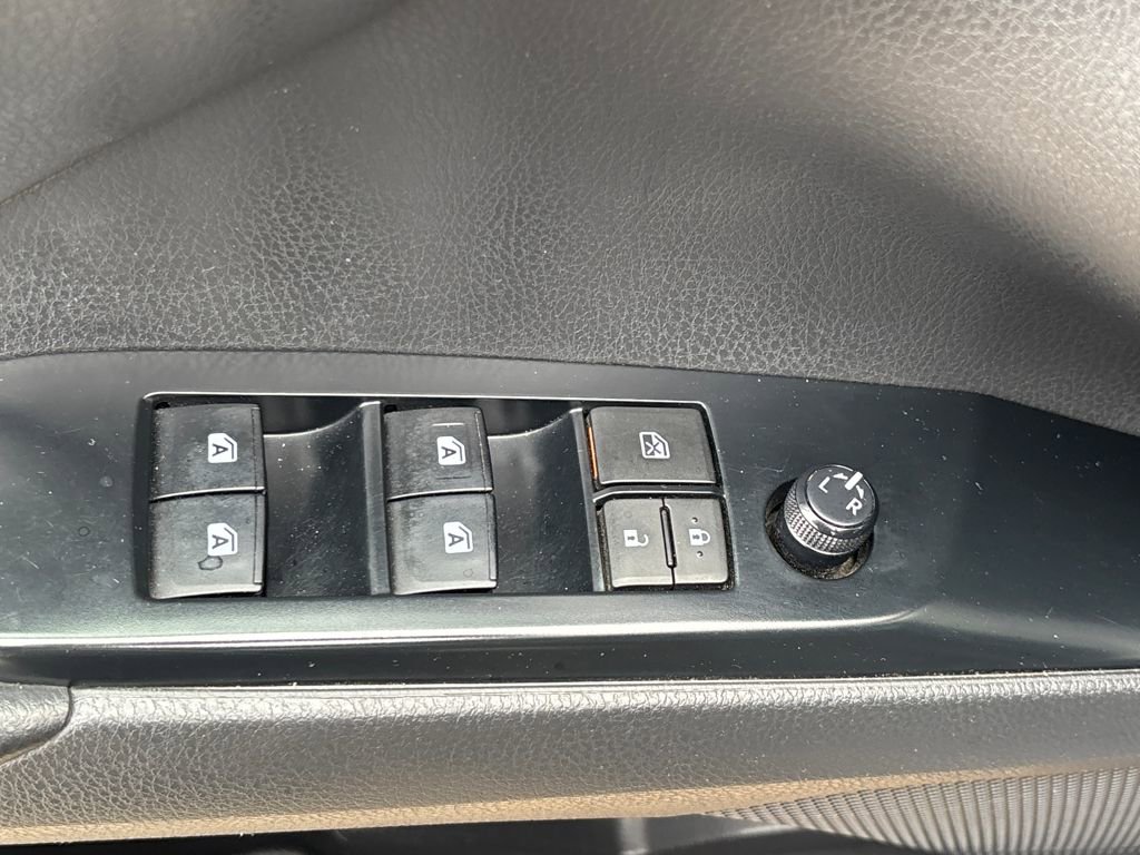 Used 2020 Toyota Camry SE image 6