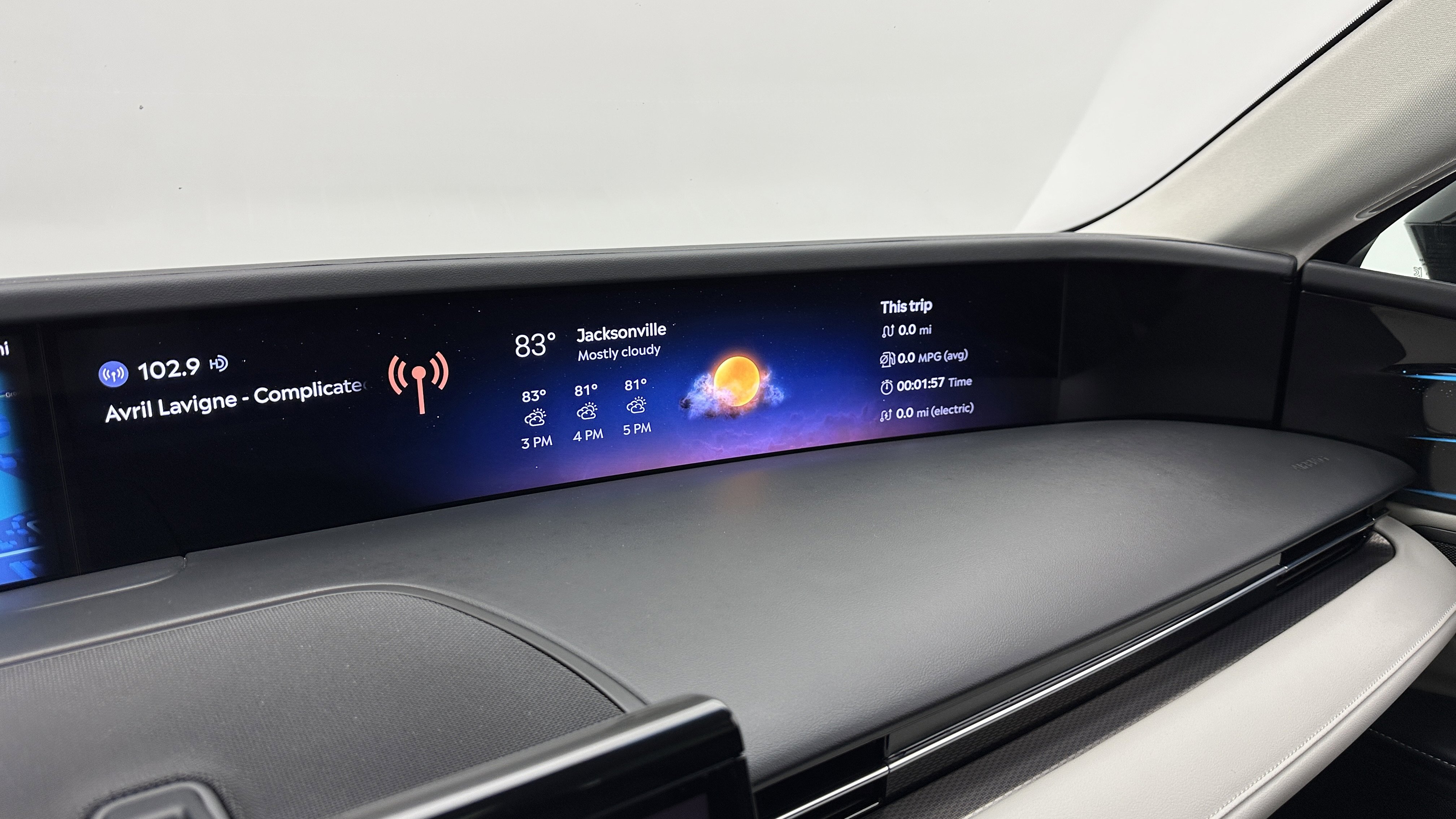 Used 2024 Lincoln Nautilus Premier w/ Equipment Group 102A image 13