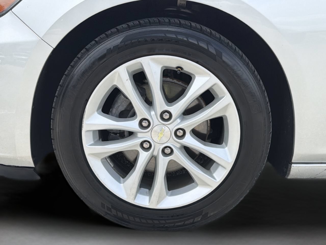 Used 2017 Chevrolet Malibu LT FWD image 29