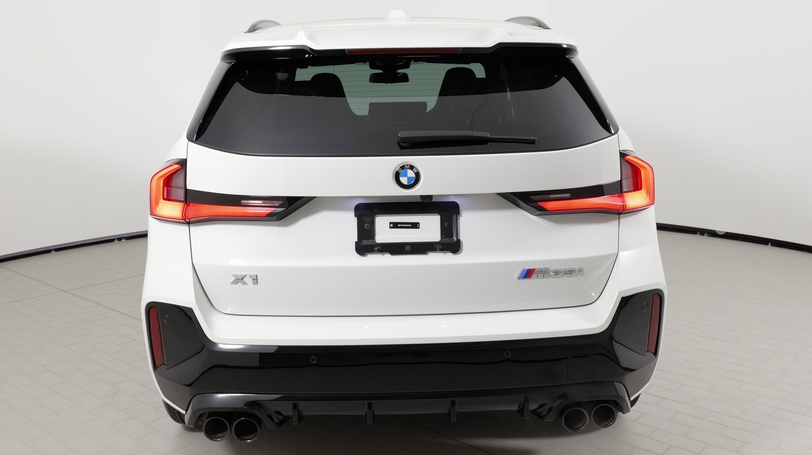 Used 2024 BMW X1 M35i w/ Premium Package image 16