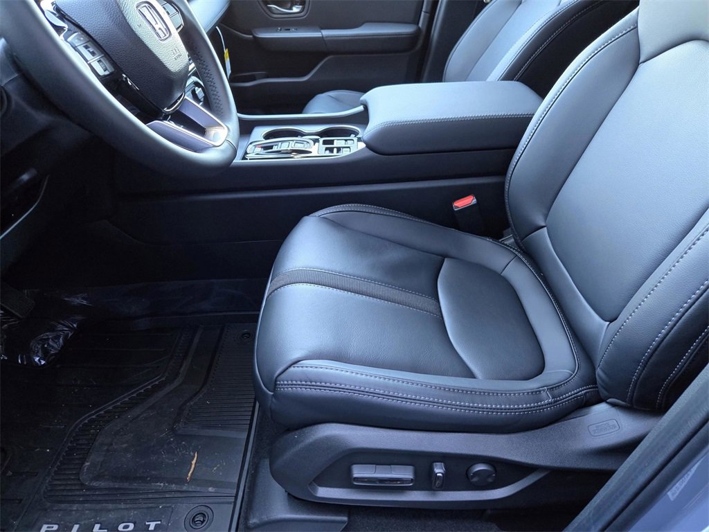 New 2025 Honda Pilot Touring image 25
