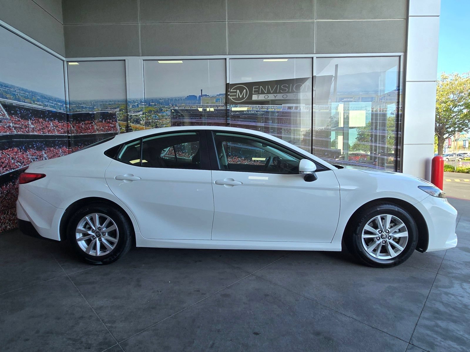 Certified 2025 Toyota Camry LE FWD image 4