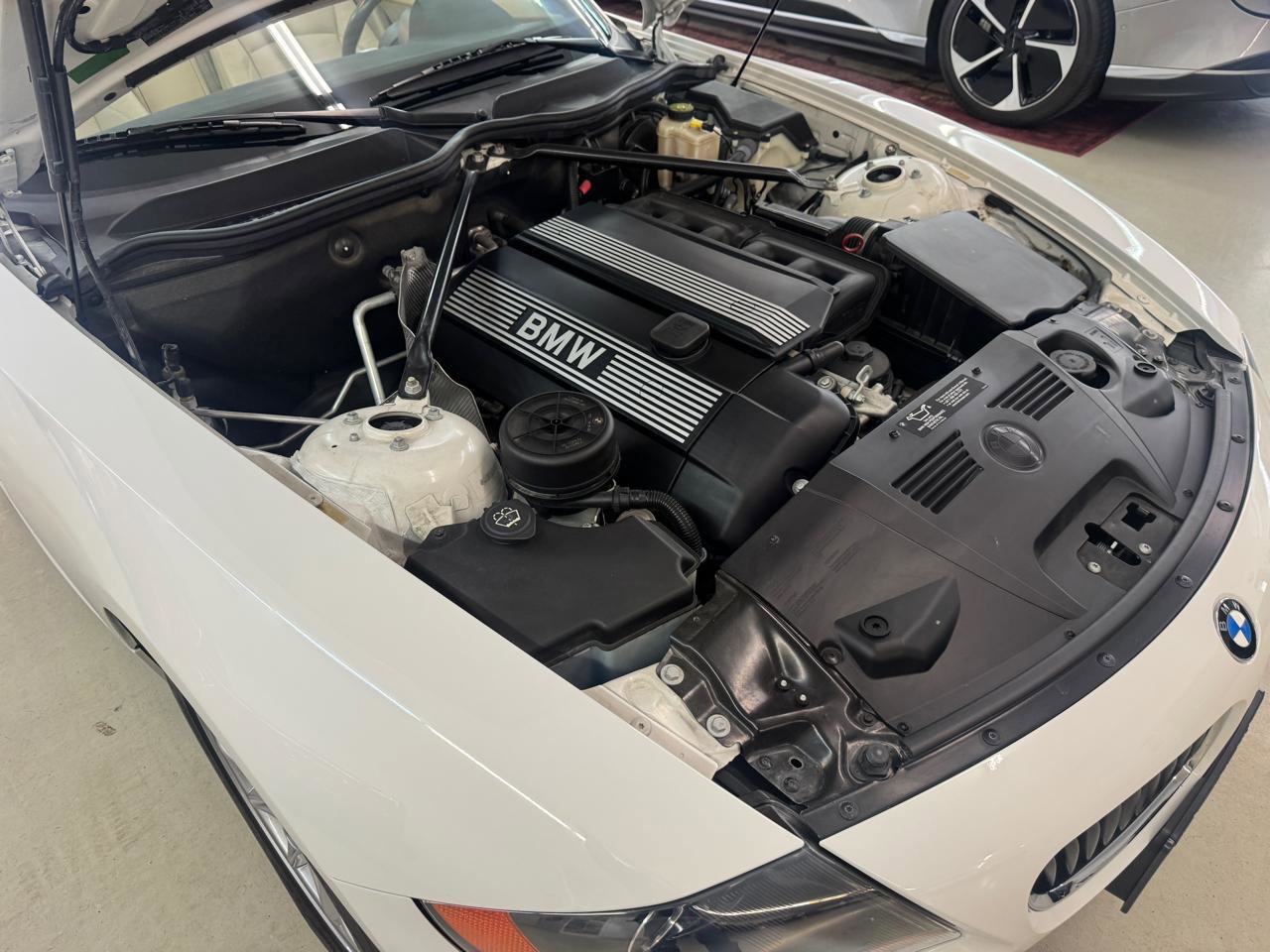 Used 2004 BMW Z4 2.5i image 18