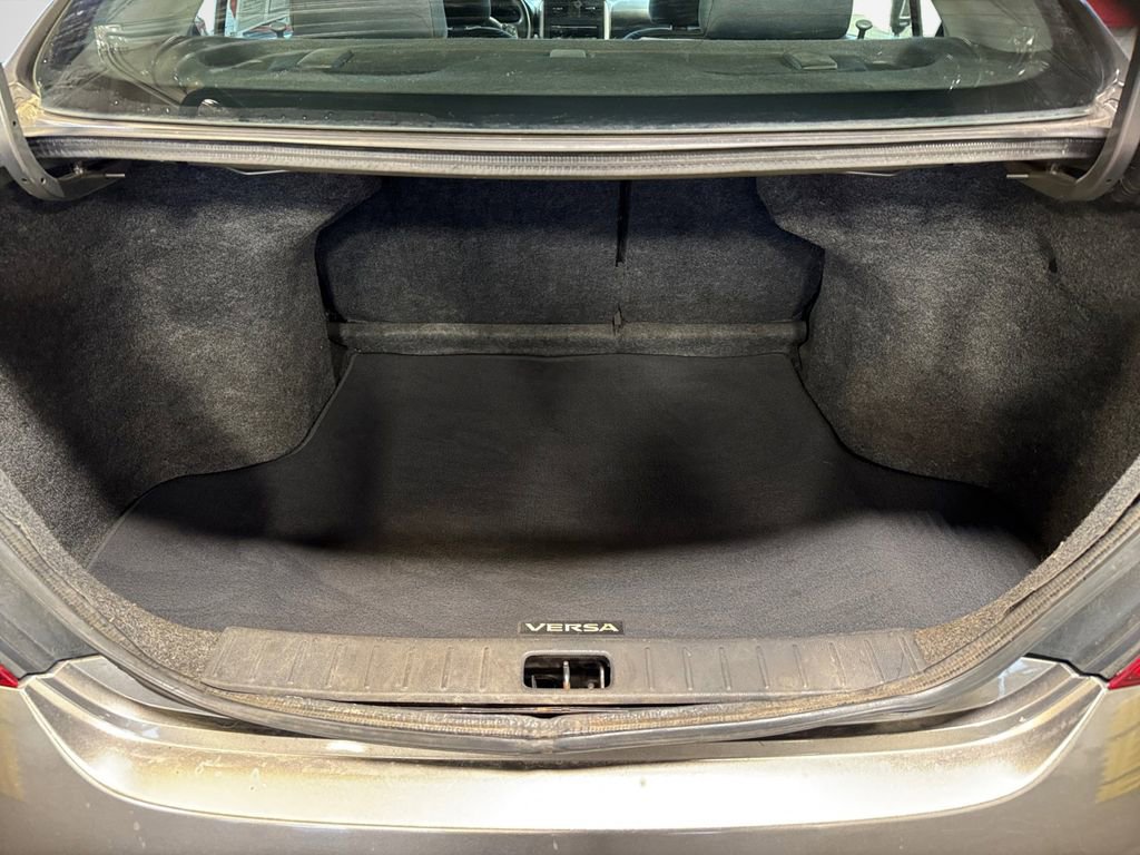 Used 2014 Nissan Versa SV image 25