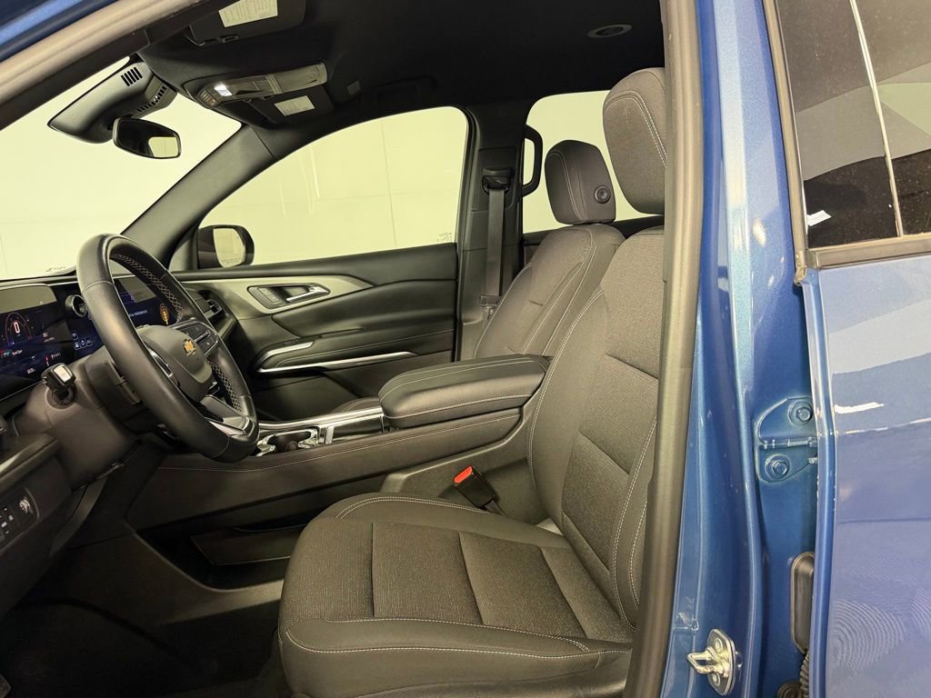 Used 2024 Chevrolet Traverse LT image 17