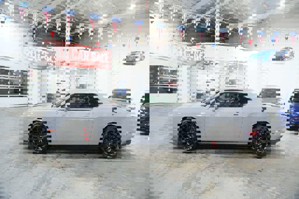 Used 2022 Dodge Challenger GT w/ Plus Package image 6