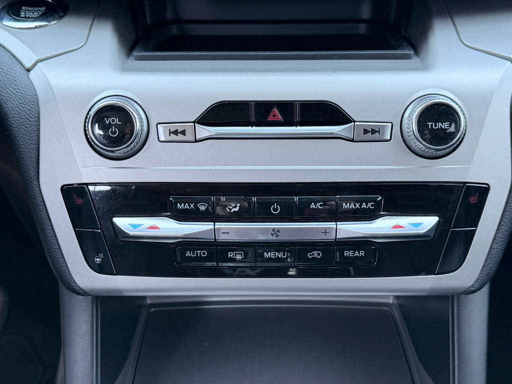 Used 2021 Ford Explorer XLT w/ Equipment Group 202A image 17