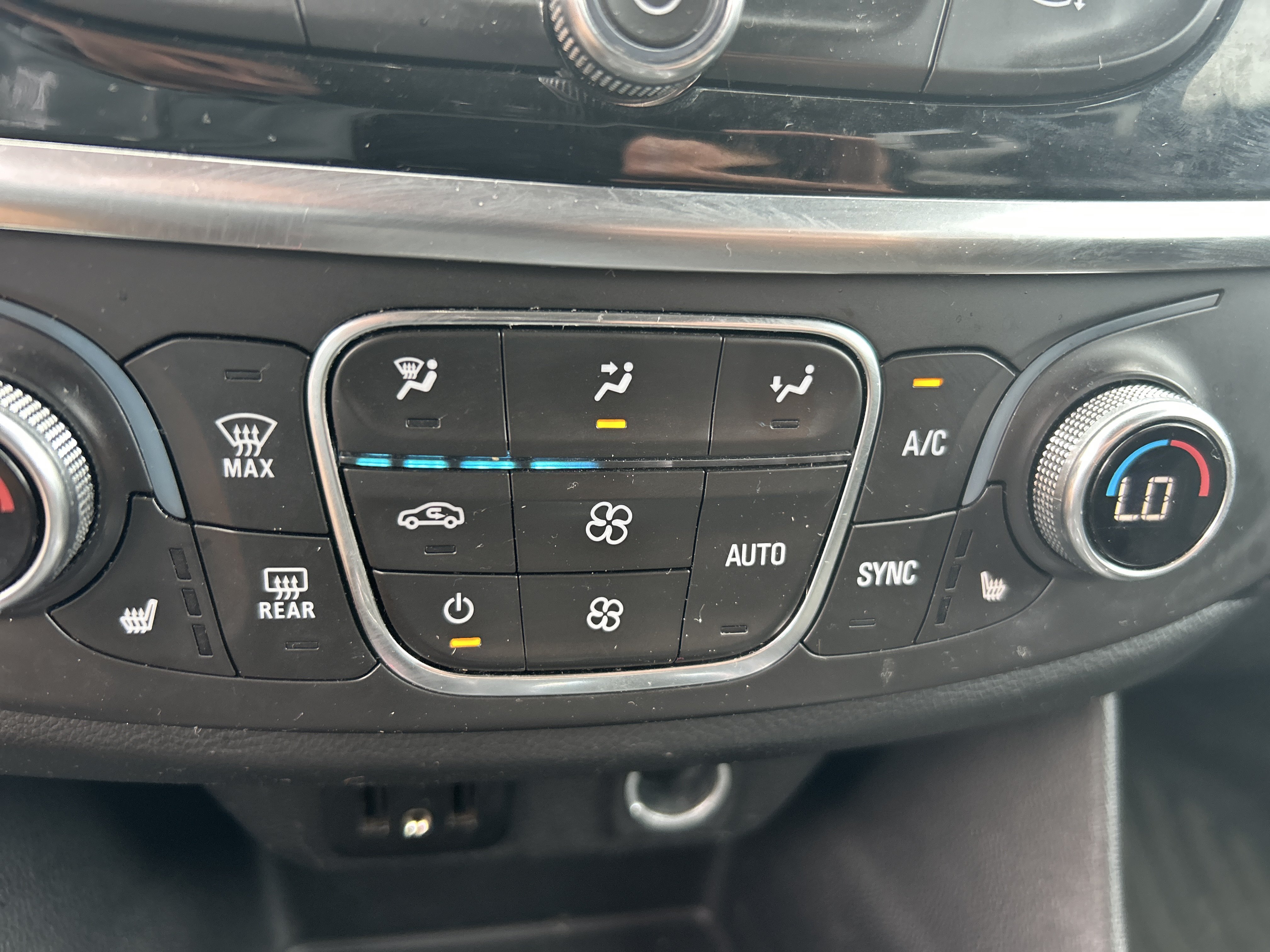 Used 2019 Chevrolet Traverse LT AWD/4WD image 29