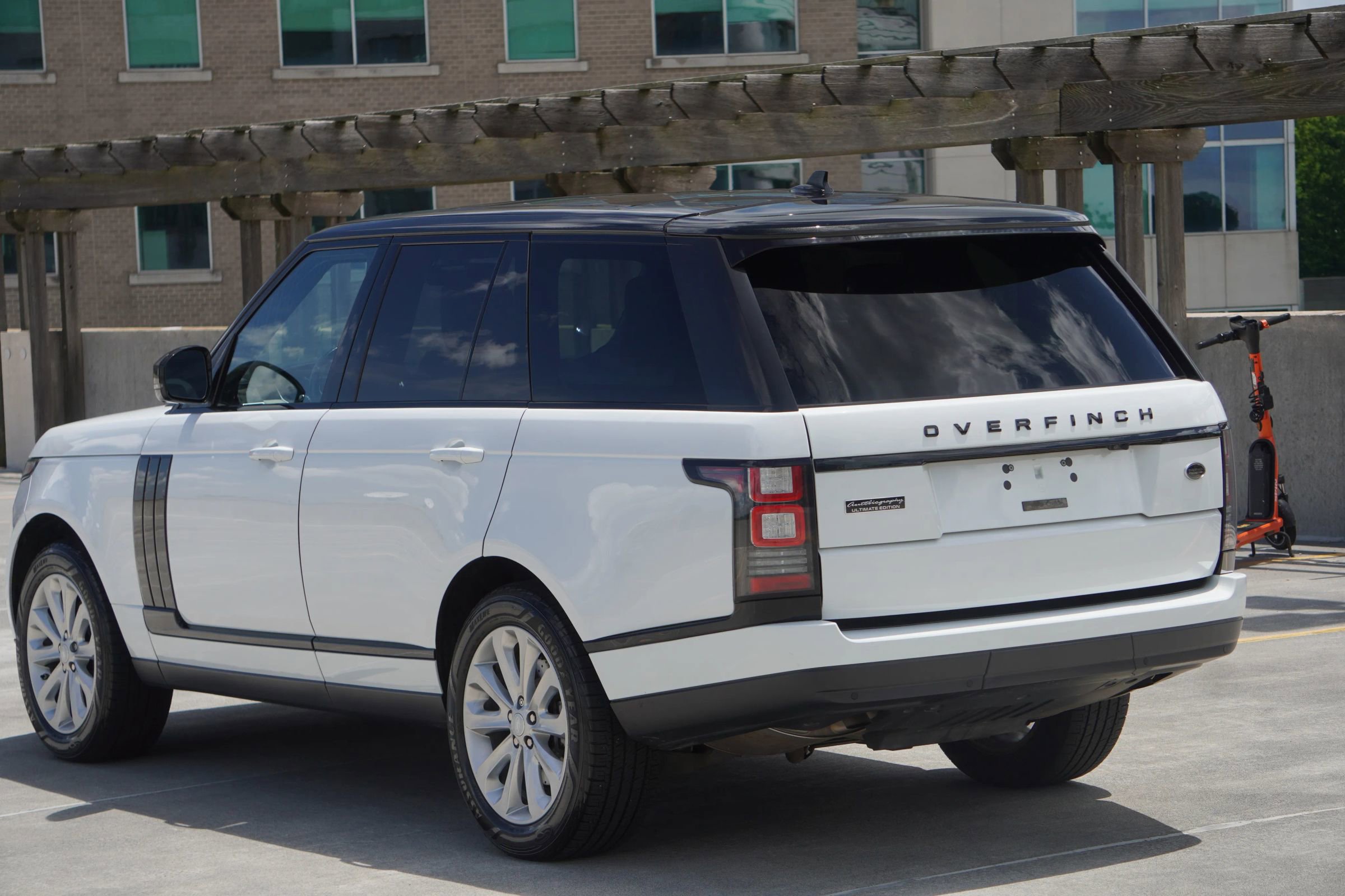 Used 2016 Land Rover Range Rover HSE image 10
