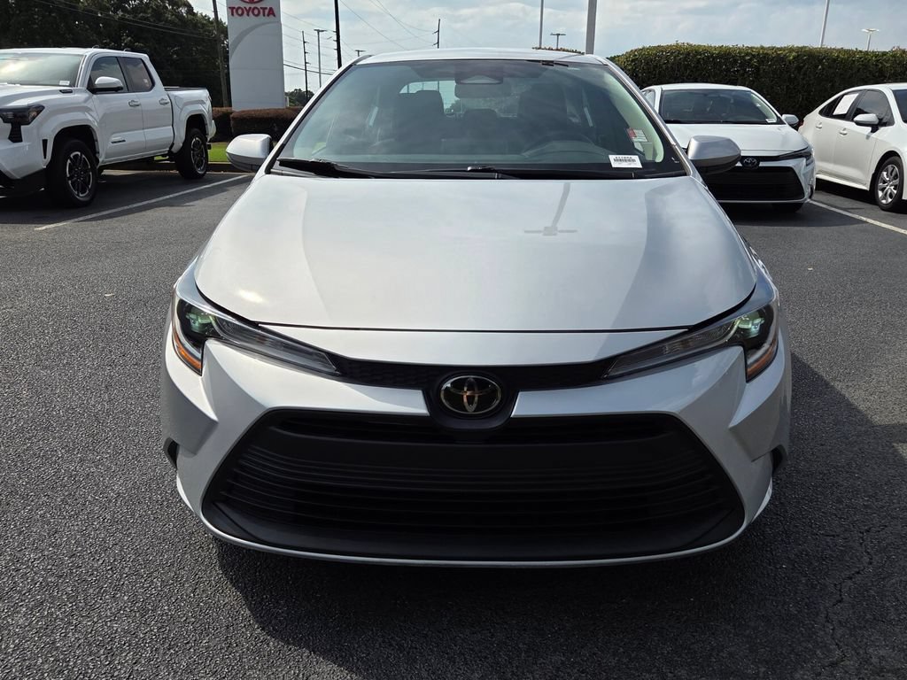 Used 2023 Toyota Corolla LE FWD image 2