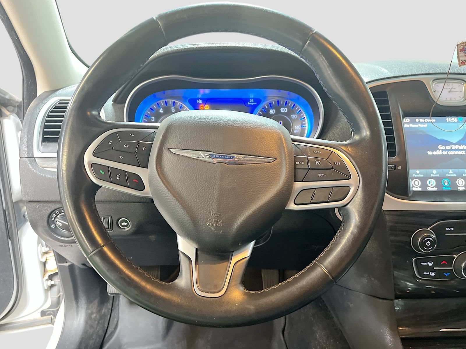 Used 2022 Chrysler 300 Touring w/ Sport Appearance Package RWD image 11