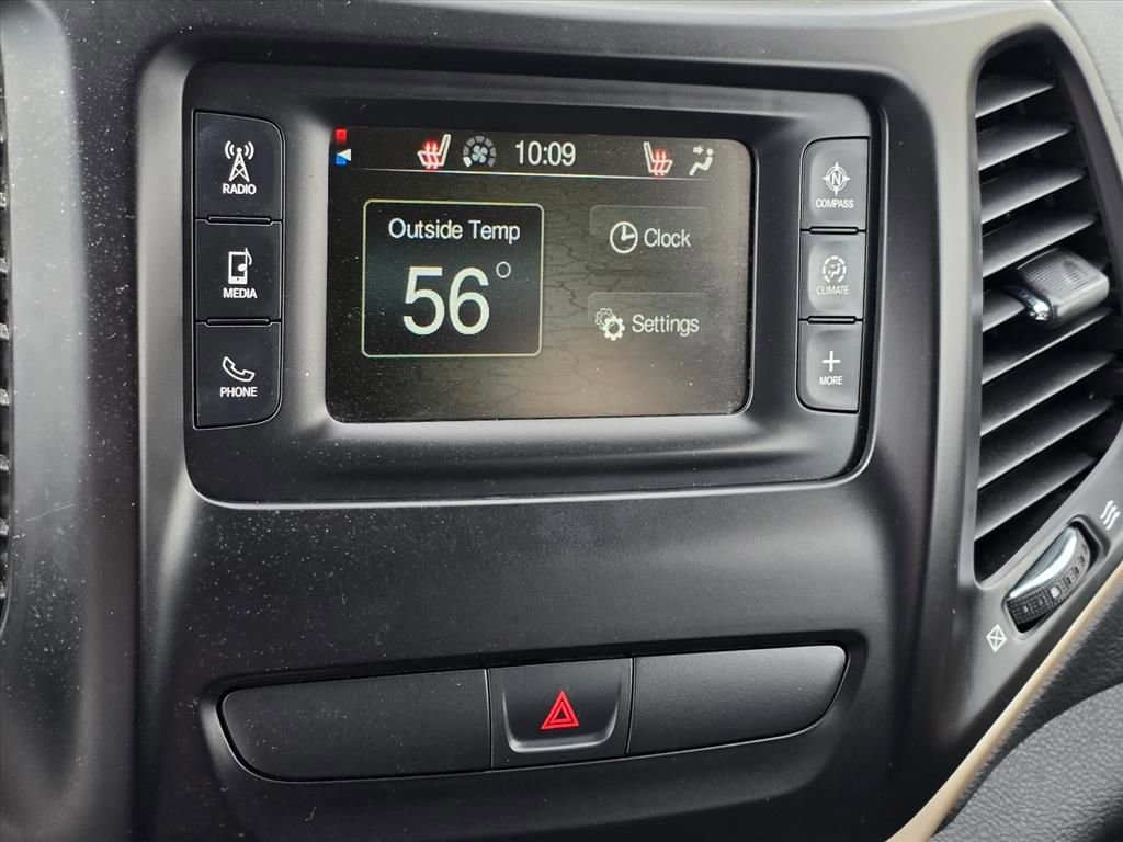 Used 2018 Jeep Cherokee Latitude w/ Altitude Package image 20