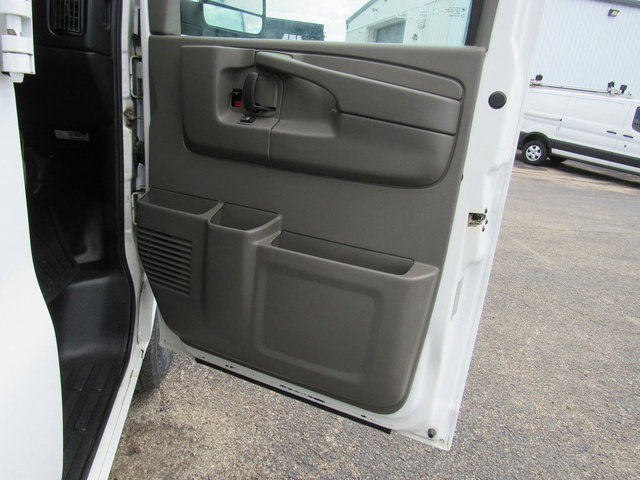 Used 2015 Chevrolet Express 2500 RWD image 12