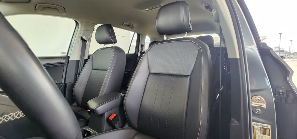 Used 2022 Volkswagen Tiguan SE FWD image 14