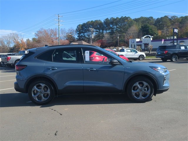 Used 2025 Ford Escape ST-Line w/ Equipment Group 301A image 14