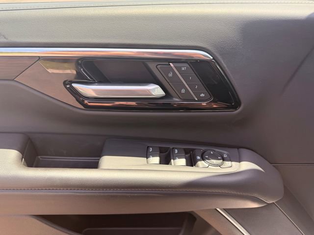 Used 2025 Chevrolet Tahoe LT AWD/4WD image 6