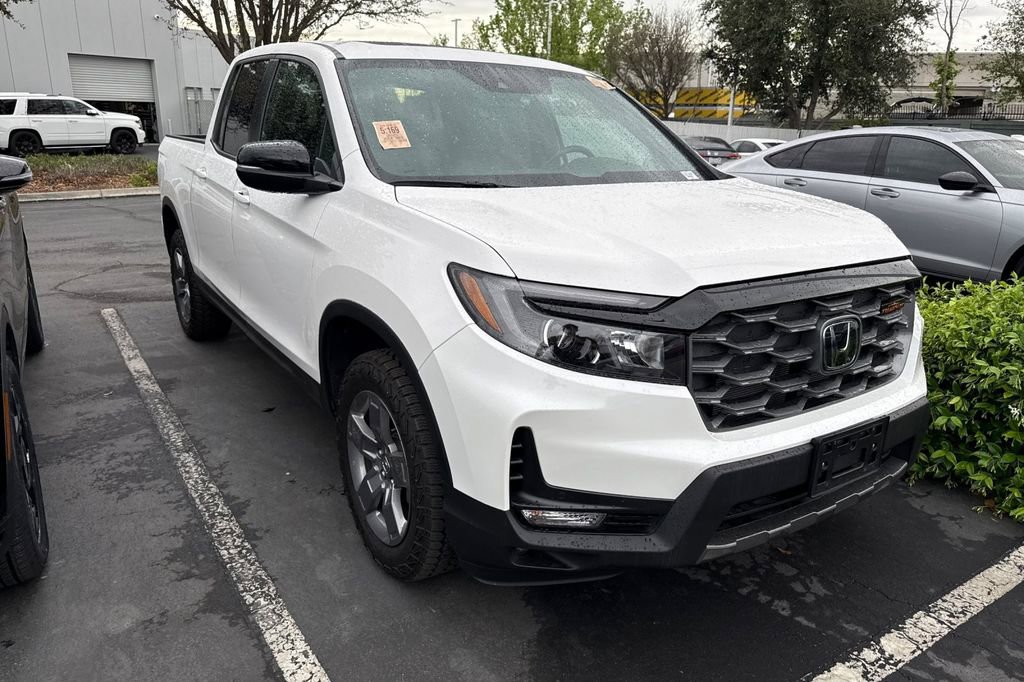 Certified 2025 Honda Ridgeline TrailSport image 2