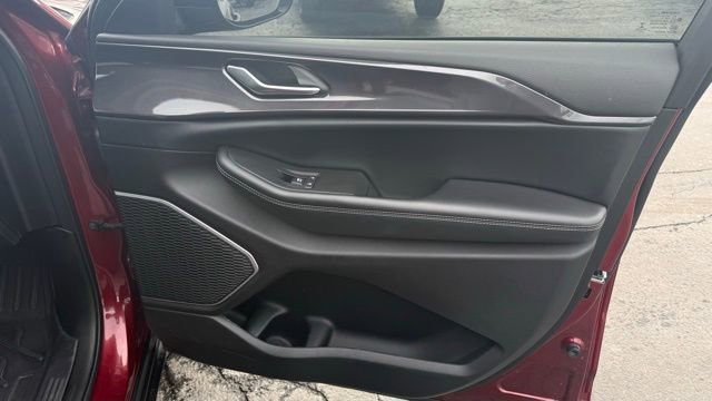 Used 2021 Jeep Grand Cherokee L Laredo image 32