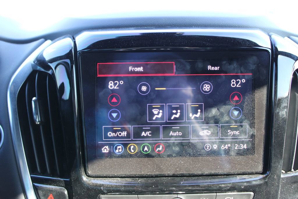 Used 2023 Chevrolet Traverse Premier image 34