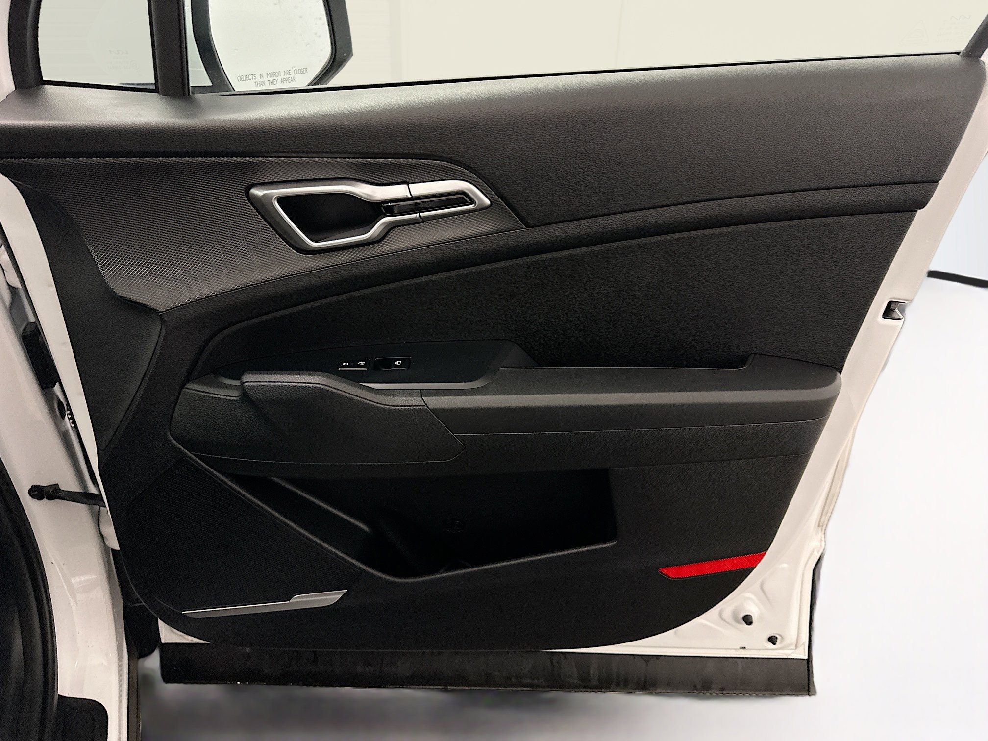 Used 2025 Kia Sportage LX image 32