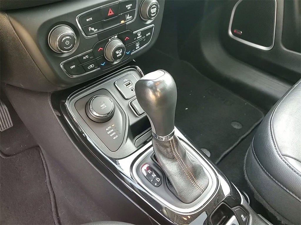 Used 2017 Jeep Compass Limited image 16