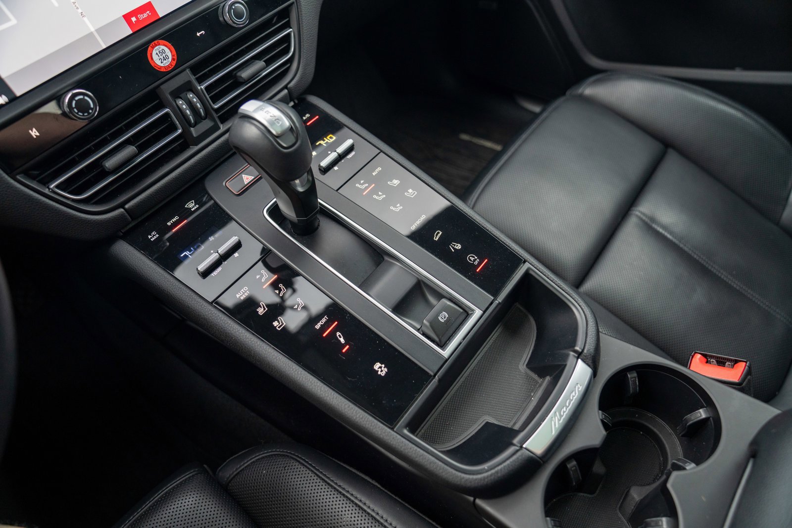 Used 2022 Porsche Macan S image 20