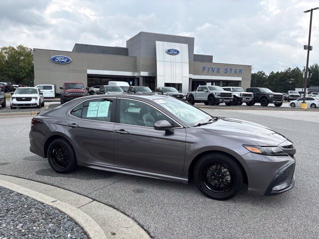 Used 2021 Toyota Camry SE