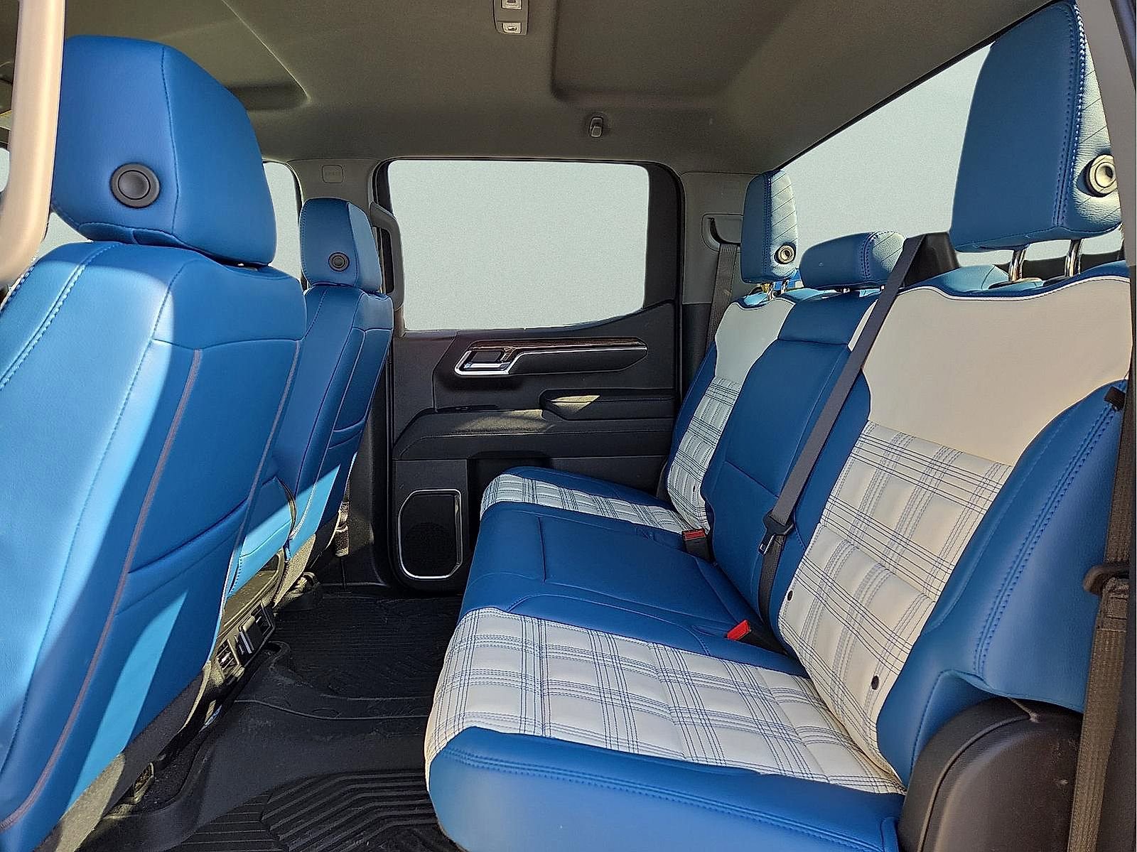 New 2026 Chevrolet Silverado 1500 LT w/ Z71 Off-Road Package image 10