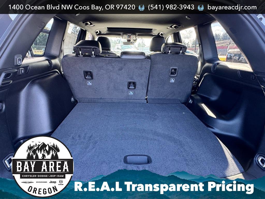 New 2026 Jeep Grand Cherokee Altitude image 8