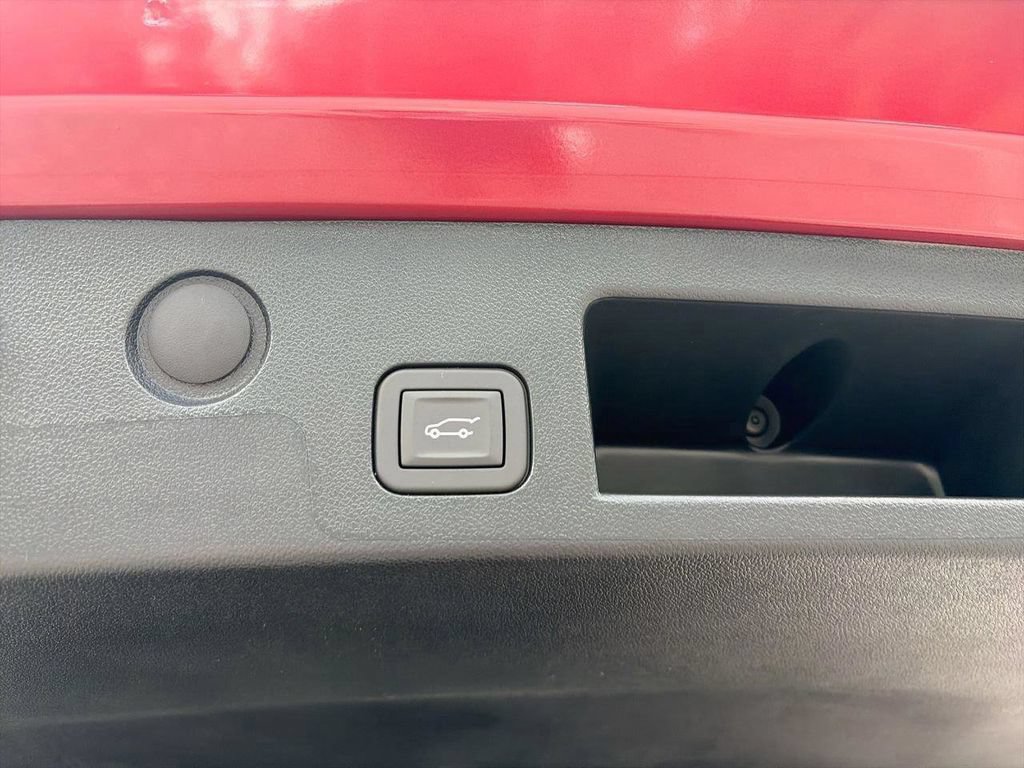 New 2026 Chevrolet Equinox RS w/ Convenience Package III FWD image 8