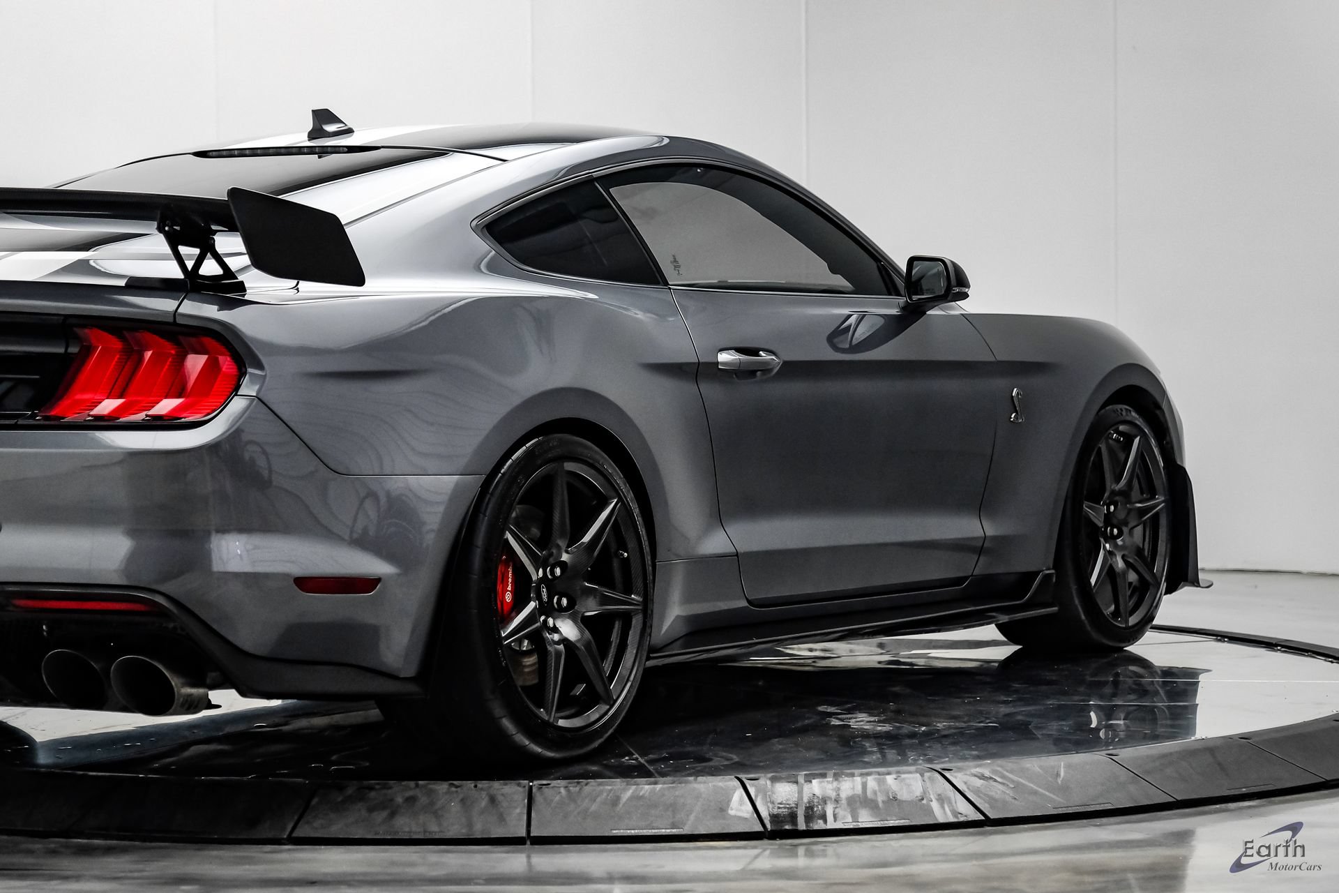 Used 2021 Ford Mustang Shelby GT500 w/ Carbon Fiber Track Pack RWD image 23
