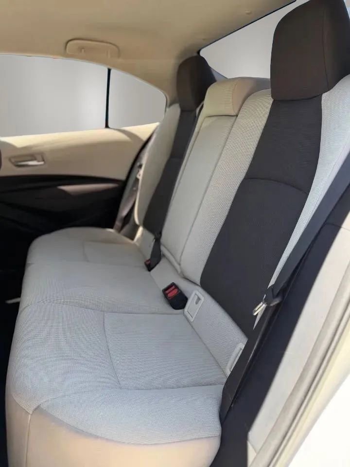 Used 2021 Toyota Corolla LE FWD image 17
