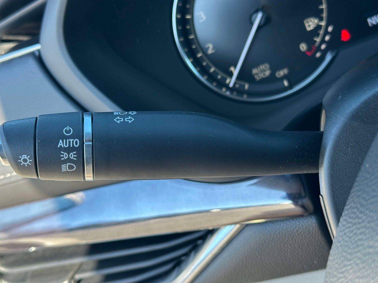 Used 2020 Cadillac XT4 Luxury w/ Cold Weather Package image 20